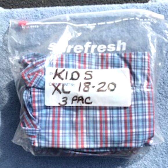 Boxer Shorts . Boy's Size: Extra Large {18-20} . Sold By This 3 Pac . Hanes - Picture 3 of 4